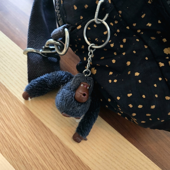 Kipling Stylish Navy and Gold Crossbody Bag - Picture 3 of 4